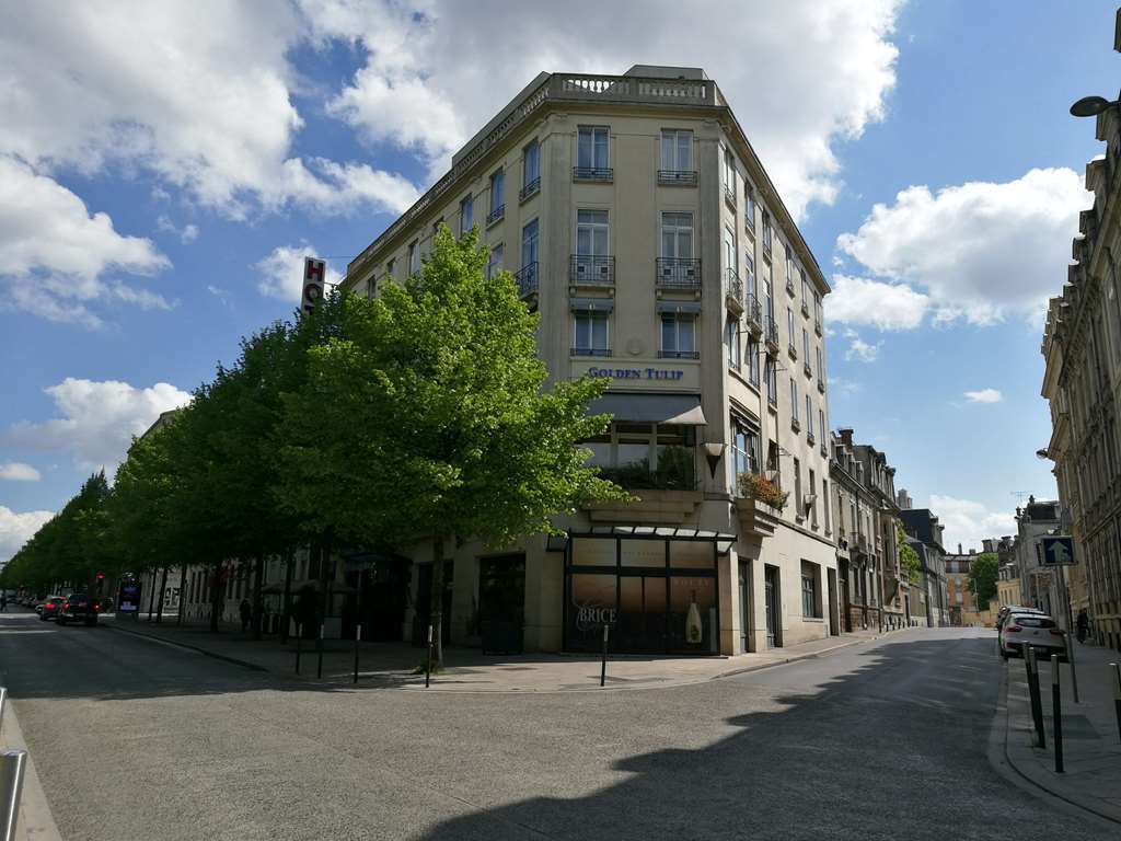 Hotel L'Univers Reims Esterno foto